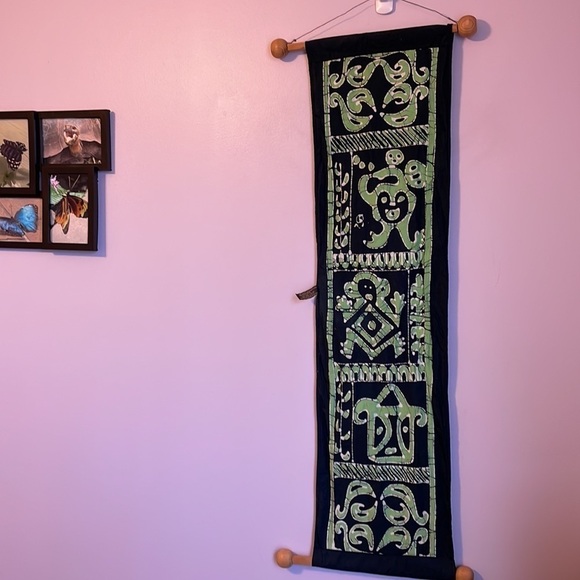 Caribelle Batik Wall hanging Wood Wire hanger Monkey Batik Print - Picture 11 of 14